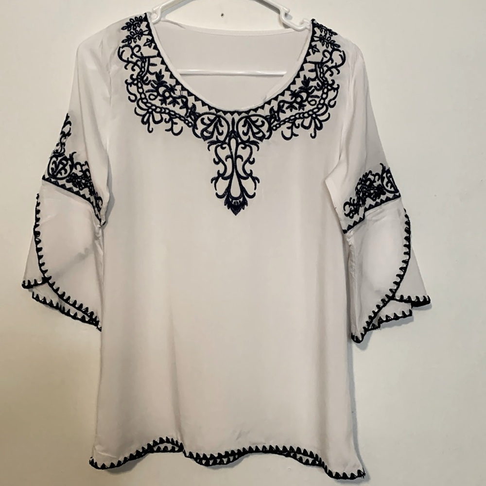 Women’s Embroidered Boho Blouse NWOT